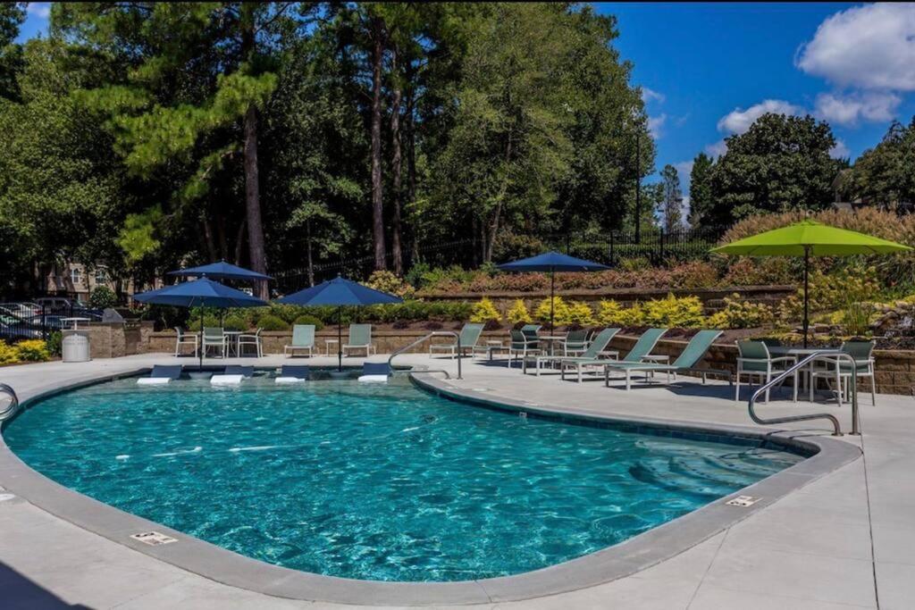 High-End On A Budget At Truist Park Atlanta Exterior foto